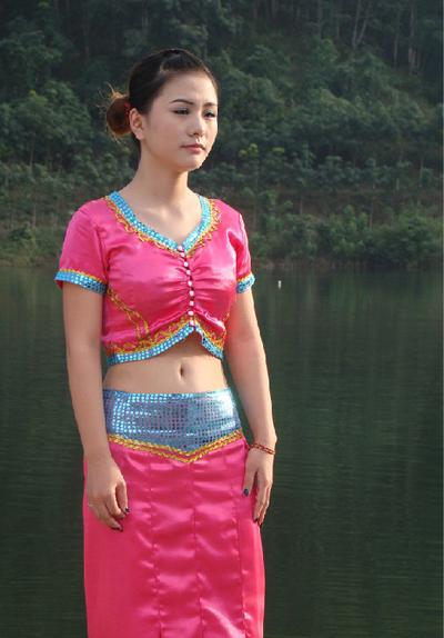 阳光云南，民族风情舞台画卷